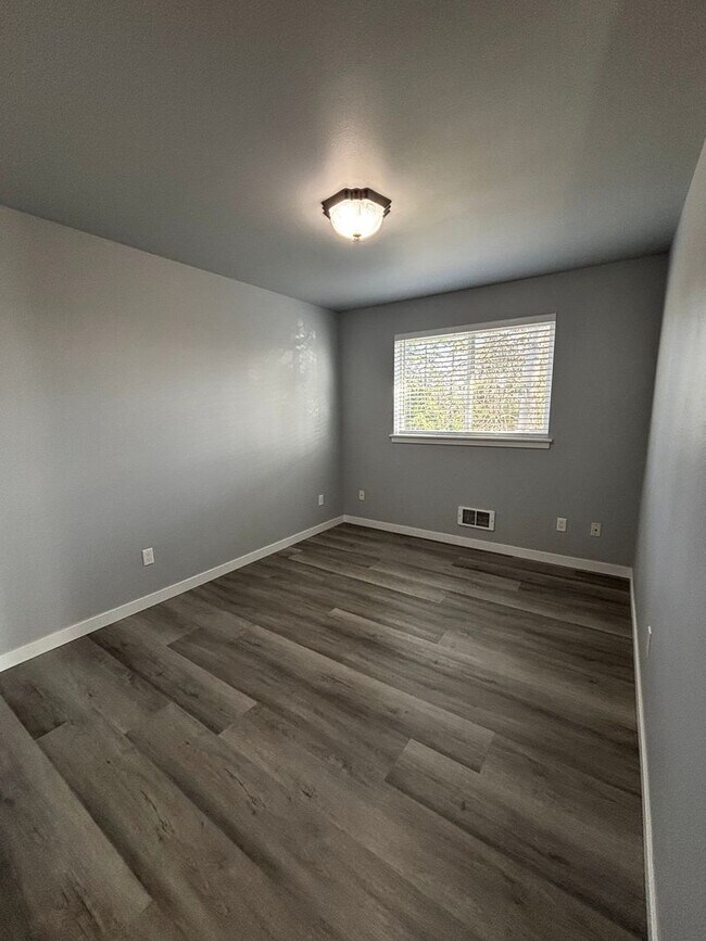 Building Photo - 2620 10th St