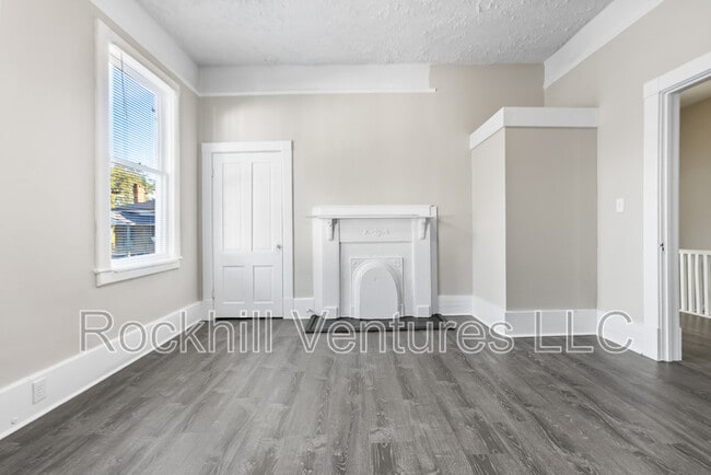 Building Photo - 508 W 42nd St