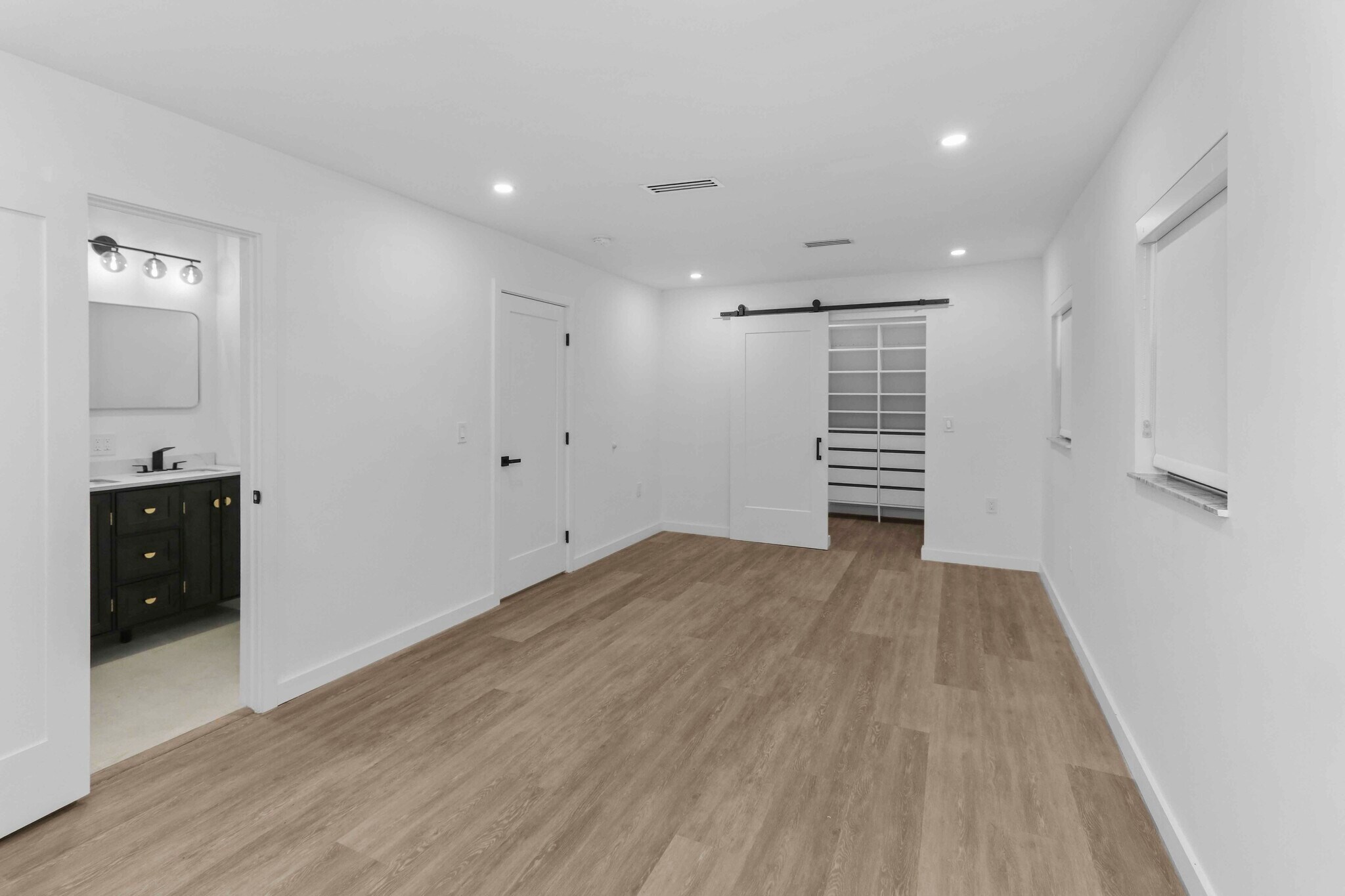 Building Photo - 3737 Frow Ave
