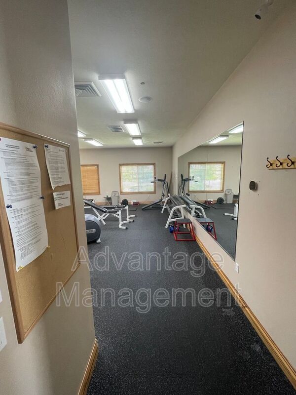 Building Photo - 1061 Canyon Meadow Dr