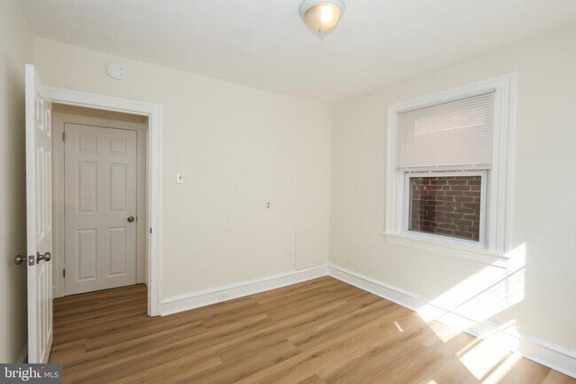 Building Photo - 105 S Wayne Ave