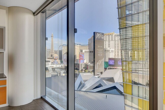 Building Photo - Veer Towers 1009W- Partial Strip Views fro...