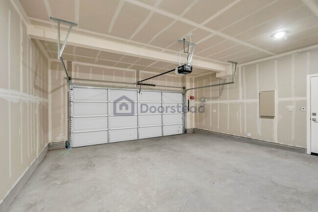 Building Photo - 7268 Wishwood Pl