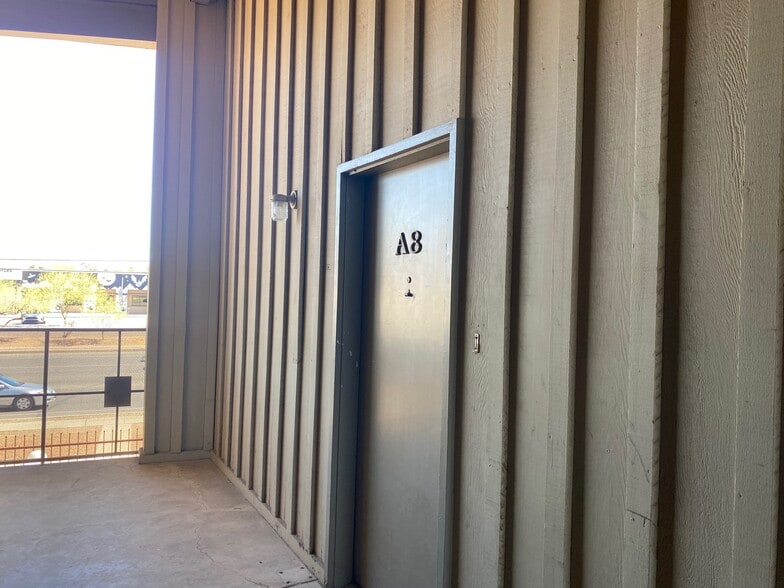 Building Photo - 2525 N Alvernon Way