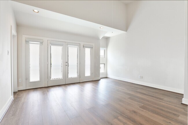Building Photo - 4706 Austin St