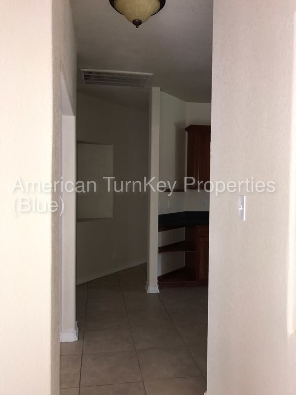 Building Photo - Rare find custom stucco home