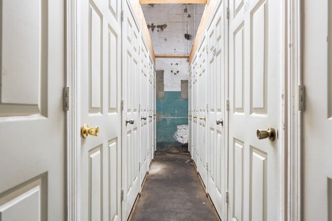 Building Photo - 24 S Bulfinch St