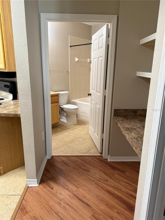 Building Photo - 10017 Courtney Palms Blvd