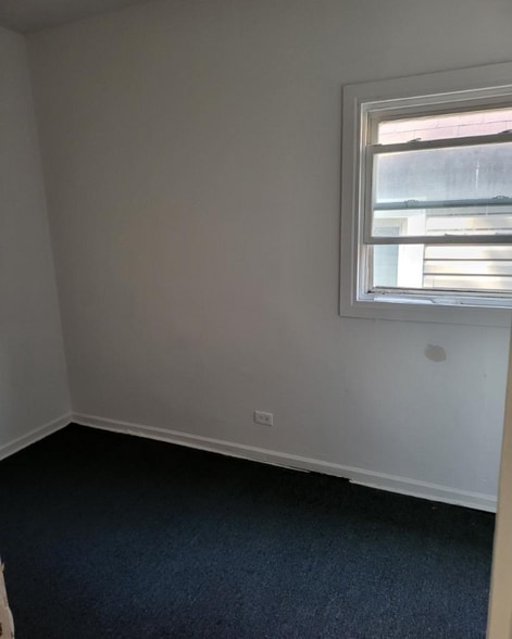 Building Photo - 8752 S Saginaw Ave