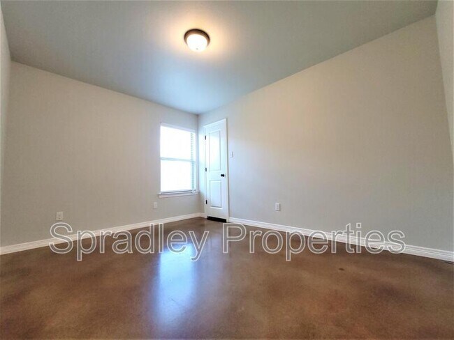 Building Photo - 202 Sparrow Cove