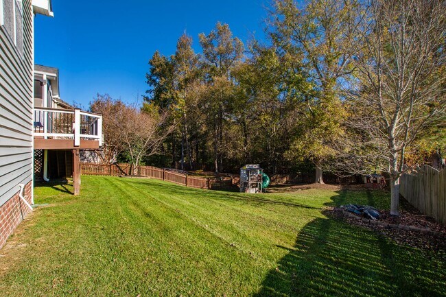 Building Photo - Beautiful 5 Bedroom Home in Dansforth Neighborhood