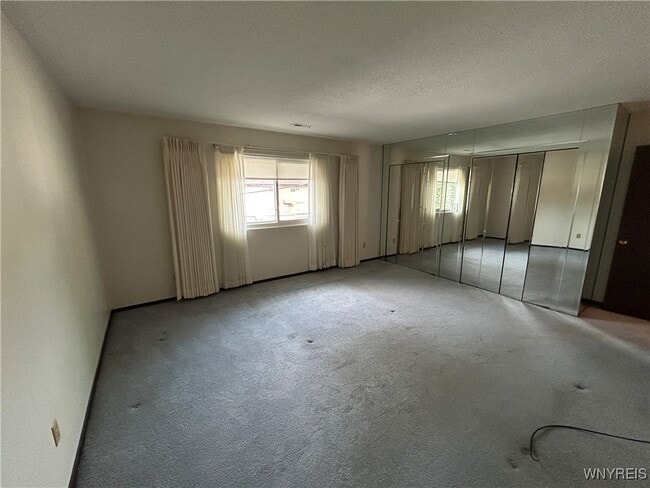 Building Photo - 186 Peppertree Dr