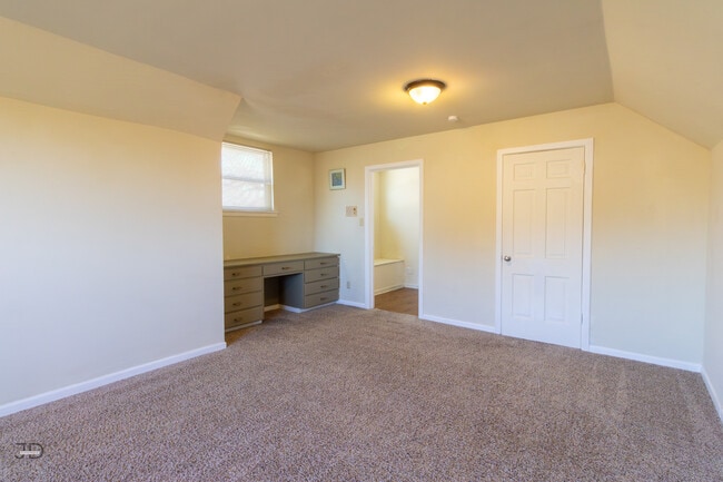 Building Photo - 4306 Briar Cliff Dr