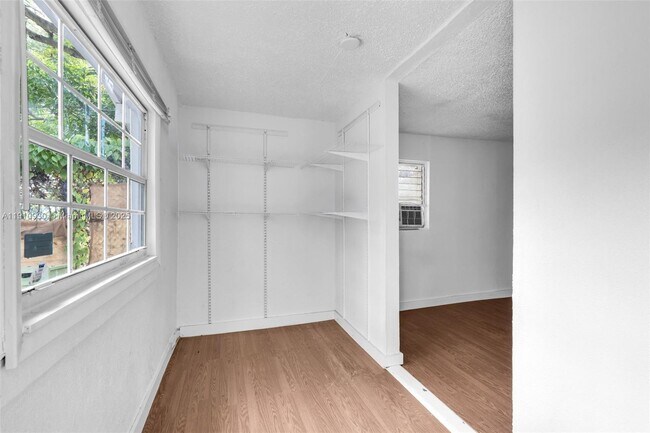 Building Photo - 176 NE 50th St