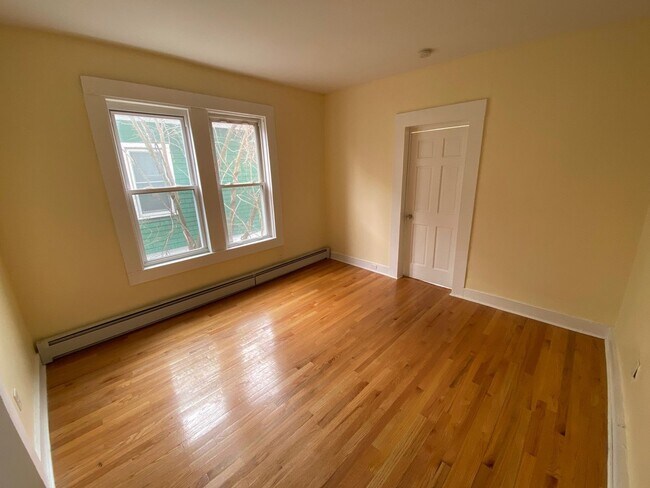Building Photo - 373-375 Blatchley Avenue