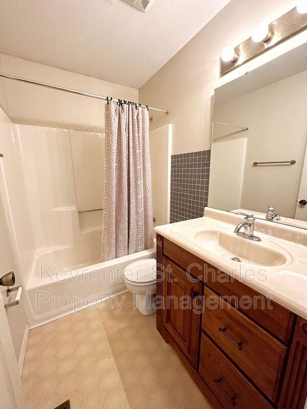 Building Photo - 2747 Sherborn Ln