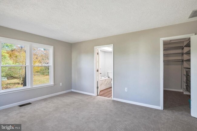 Building Photo - 10622 Cavalcade St