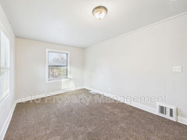 Building Photo - 4036 Cleveland Ave.