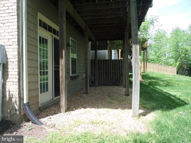 Building Photo - 43762 Lees Mill Square
