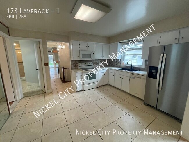 Building Photo - 173 Laverack-1