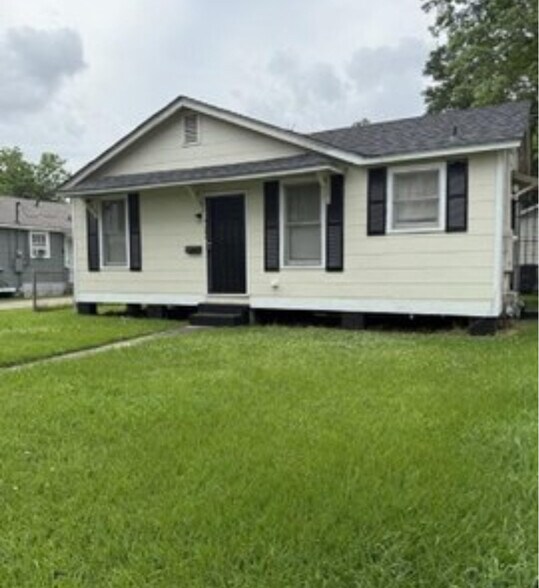 Primary Photo - 4242 Gurney St