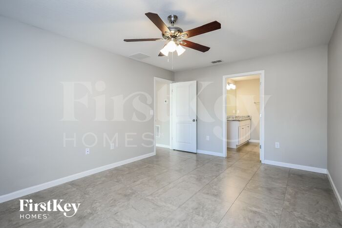 Building Photo - 421 Earhart Dr