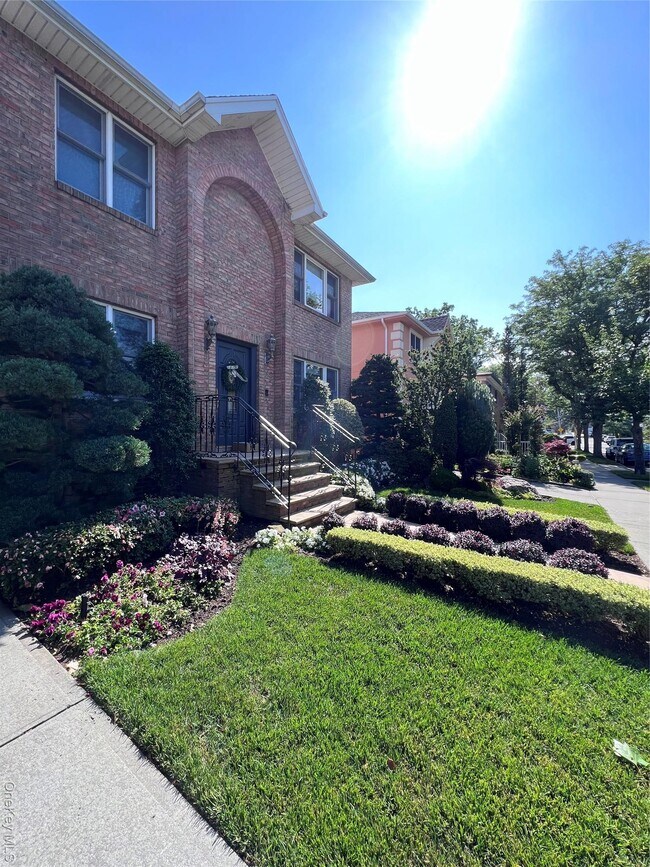 Building Photo - 157-24 20th Rd