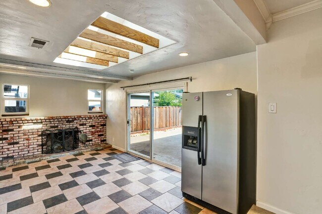 Building Photo - 229 Seabiscuit Dr