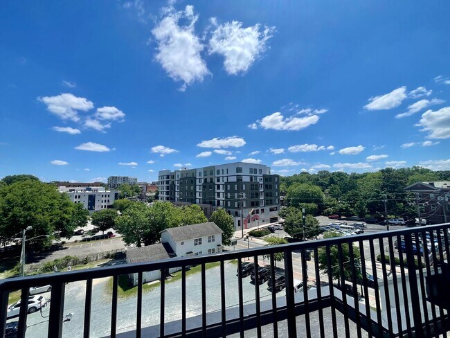 Building Photo - Bright 2-Bedroom 2-bath Rosemary Village d...