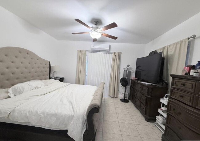 Building Photo - 334 71st St