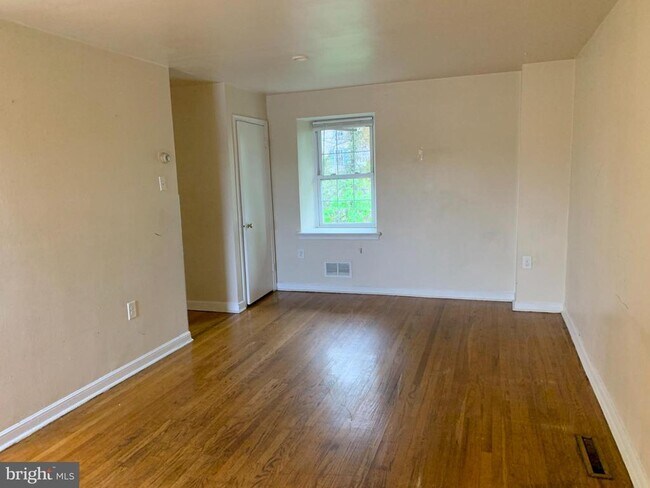 Building Photo - 2318 Huntingdon Pike