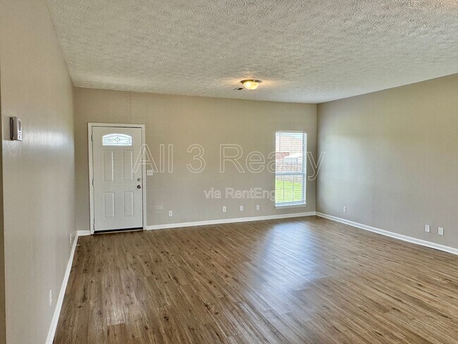 Building Photo - 1520 Hogan Rd
