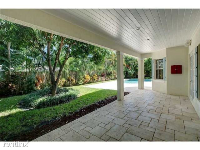 Building Photo - 355 NE 3rd Ct