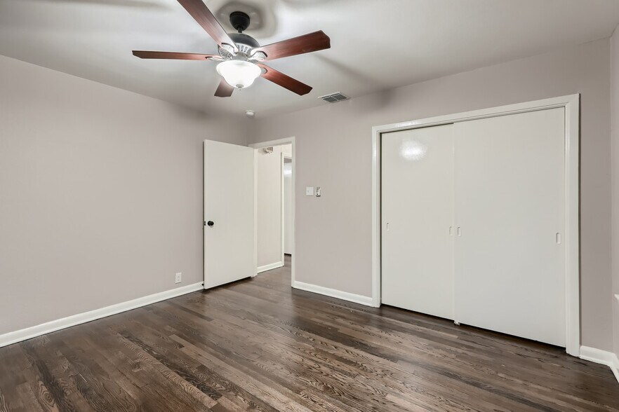 Building Photo - 225 Seford Dr