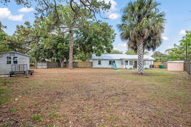 Building Photo - 693 Orange Blossom Dr