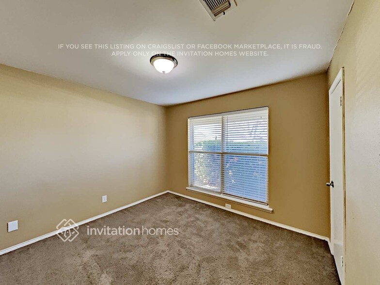 Building Photo - 4640 Wineberry Dr