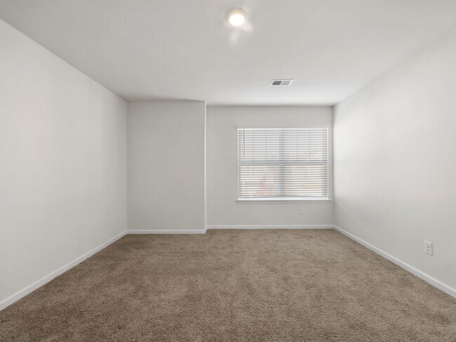 Building Photo - NO APPLICATION FEE IF APPROVED-Spacious 3-Bdrm 2.5 Bath Home in Woodruff/Reidville Area