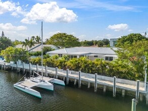 Building Photo - 2816 NE 35th St