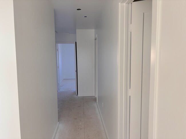 Building Photo - 361 W 400 S