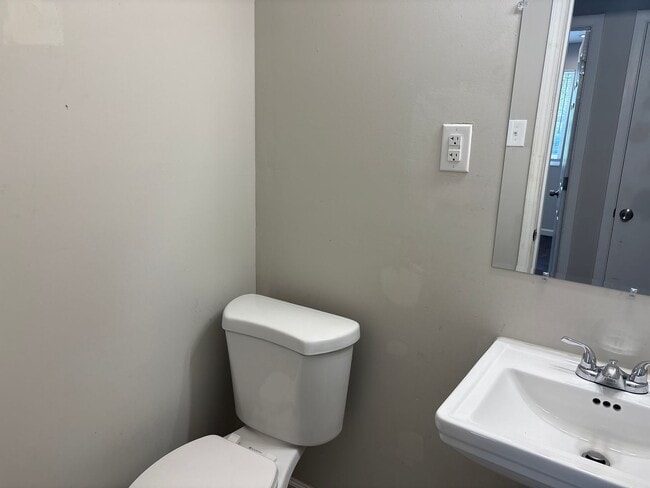 Building Photo - 2401 Boykin Rd