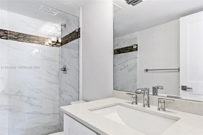 Building Photo - 3642 NE 171 St