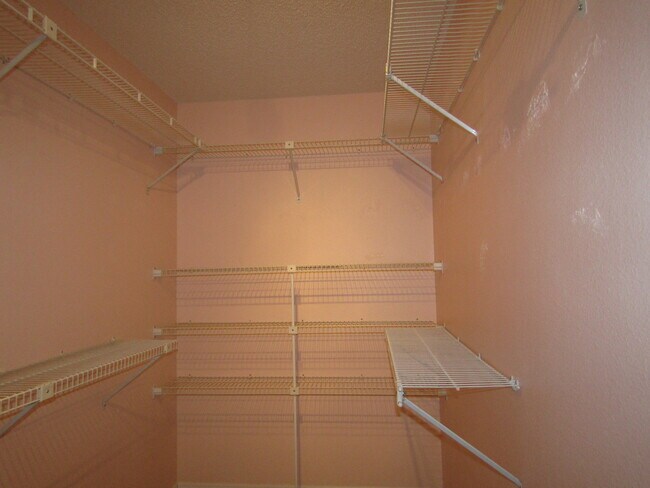 Building Photo - 5822 Jackson Ln