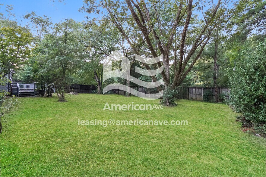 Building Photo - 3004 Shannon Dr