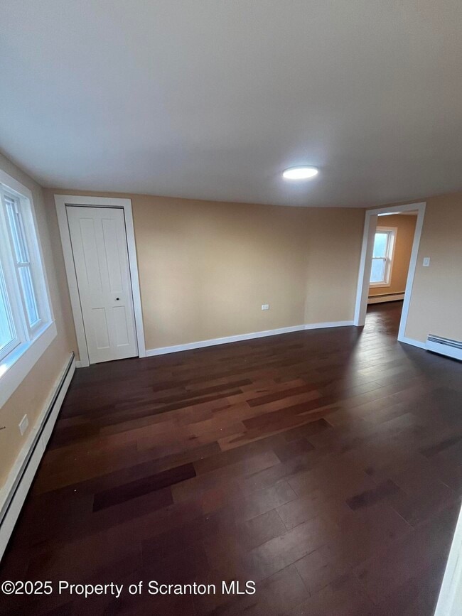 Building Photo - 129 S Blakely St