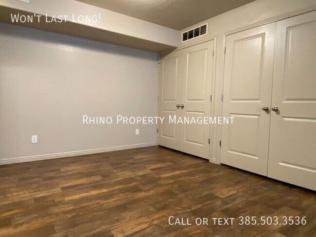 Building Photo - 6941 Village River Ln