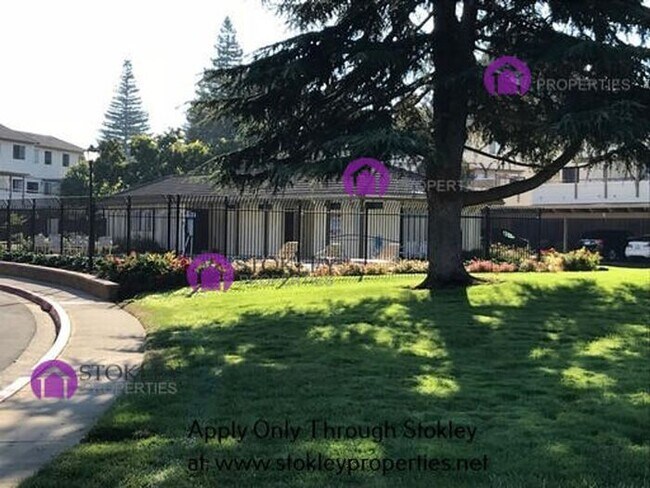 Building Photo - 5085 Valley Crest Dr