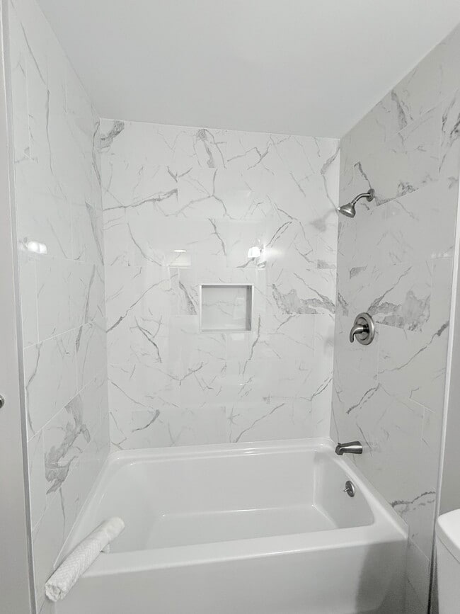 Building Photo - 620 Scott St