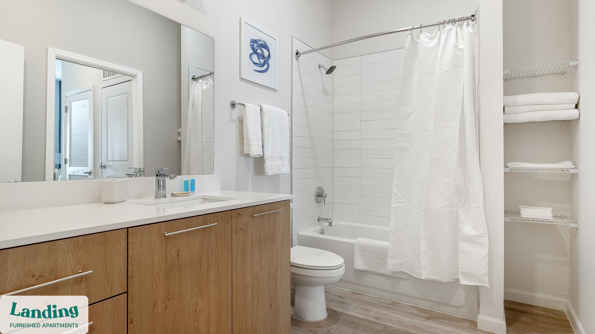 Building Photo - 5256 International Dr