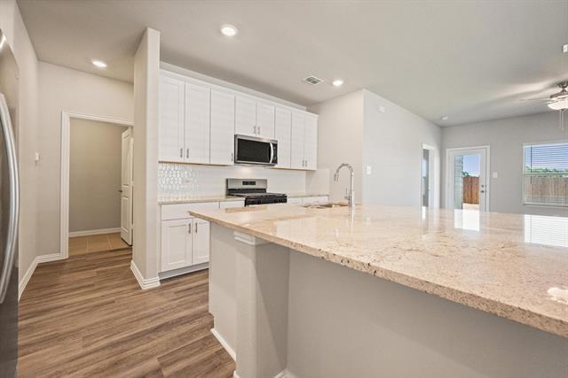 Building Photo - 107 Greenbriar Dr