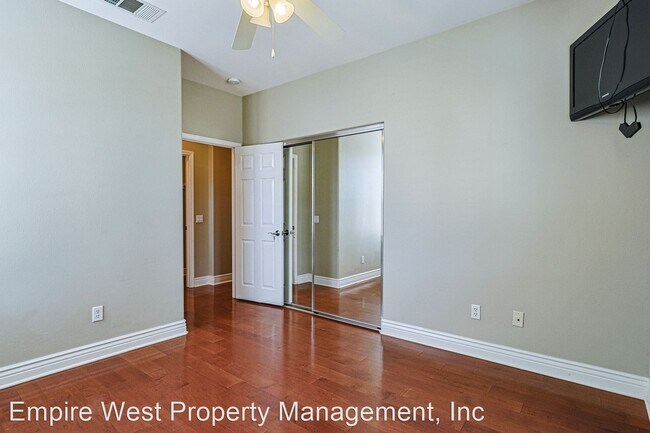 Building Photo - 5 br, 3 bath House - 28115 De La Vina Way